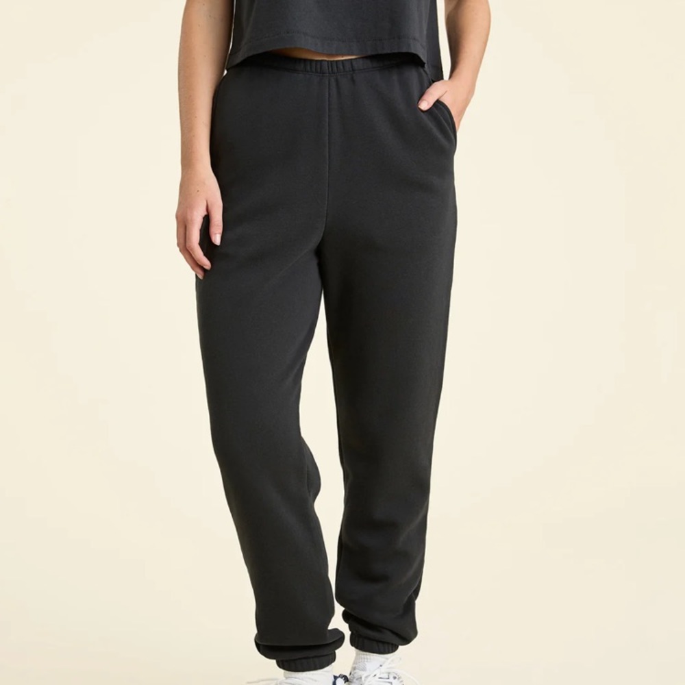 Nuuds Women’s Black Lounge Classic Sweatpants Size M, NWOT!